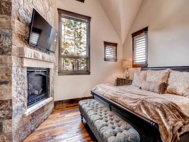 Four Bedroom Upscale Ski Home Perfect for Entertaining